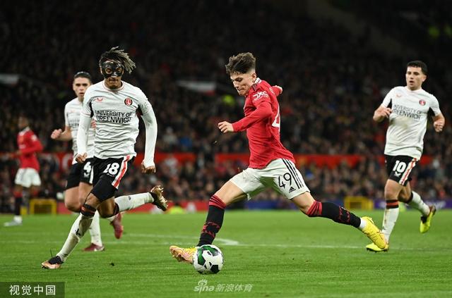 都显示出她 都显示出她